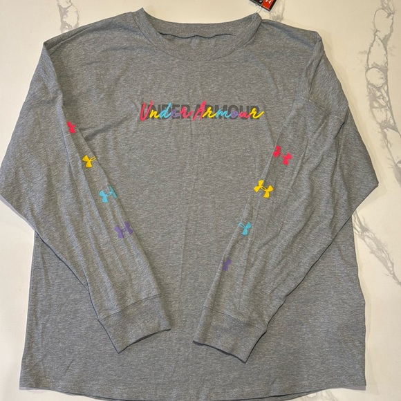 Under Armour girl’s long sleeve tee - Picture 1 of 8